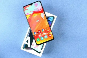 Scatola all'ingrosso sigillata per originale Samsung <span class=keywords><strong>Galaxy</strong></span> <span class=keywords><strong>A70</strong></span> A705FN/DS 6.7 pollici Octa Core 6GB RAM 128GB ROM 32MP sbloccato telefono 5 pz - Product Image 2