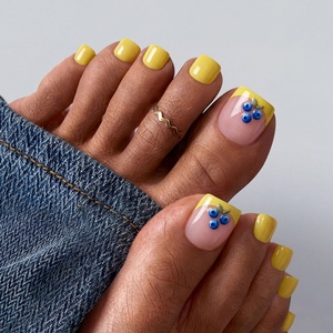Kit de faux ongles d'orteils carrés courts de haute qualité, en gel souple 3D, avec pointe française jaune, à presser, pour la vente en gros - Product Image 1