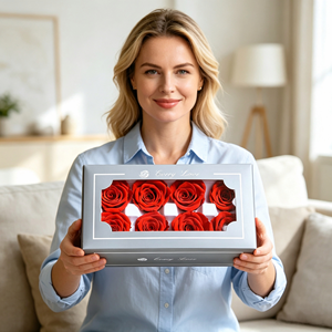 Cada una de las rosas encantadas reales, preservadas para siempre, de color morado y negro, de 4-5 cm, para caja de flores o ramo de graduación. - Product Image 1