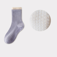 Chaussettes de trampoline de sport antidérapantes en coton pour adultes et enfants personnalisées en usine