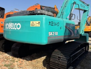 รถขุดไฮดรอลิก Kobelco SK200 SK210 SK140 มือสองสมรรถนะดีที่สุด น้ำหนัก 20 ตัน พร้อมเครื่องยนต์ เกียร์ ปั๊ม ขายดี ได้มาตรฐาน EPA CE - Product Image 6
