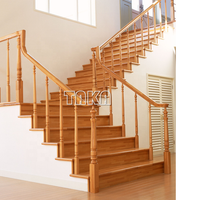 Escalier droit intérieur bois/acier avec garde-corps et balustrade en verre trempé pour petite maison et appartement