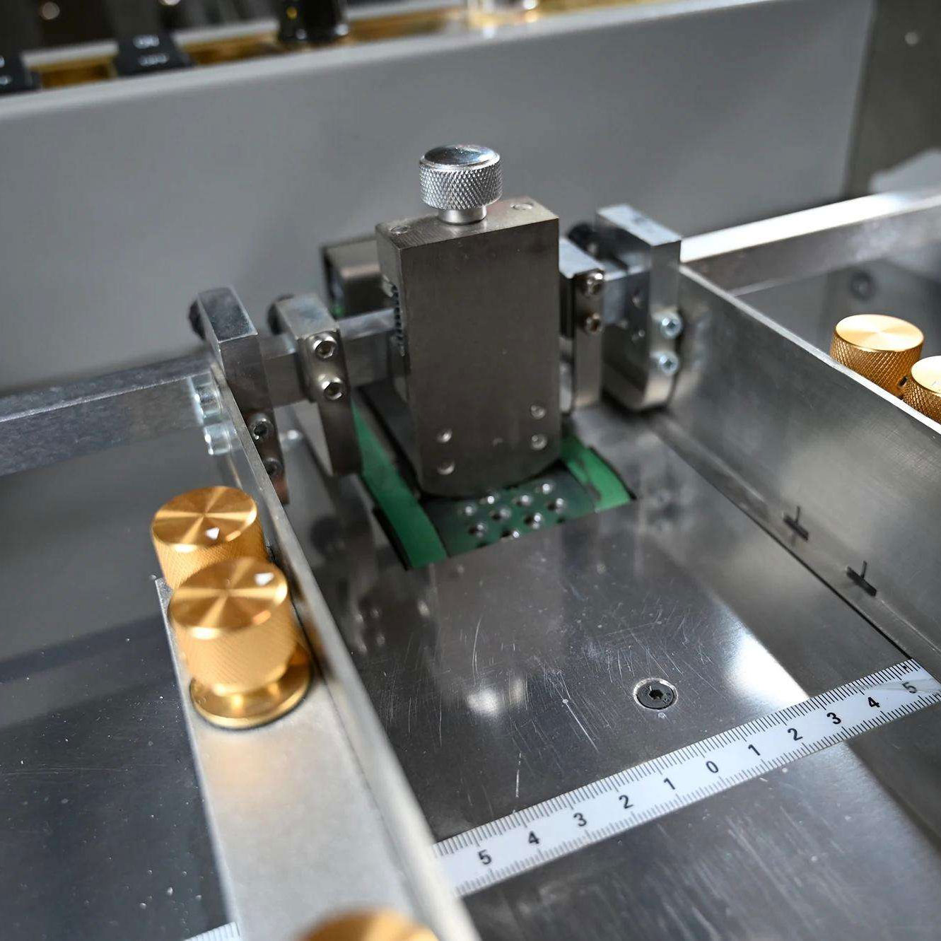 automatic paper feeder with vacuum