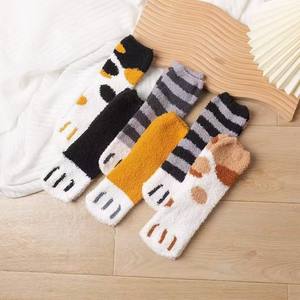 Calcetines Térmicos de Invierno para Mujer Qichuan OEM, Transpirables, Antideslizantes, con Diseño de Animales, Cálidos, al por Mayor - Product Image 5