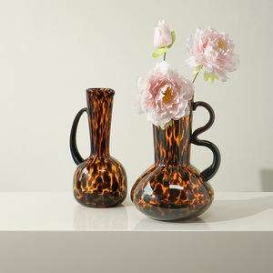 Direkt vom Hersteller: Bernsteinfarbene Art-Deco-Glasvase mit Leopardenmuster, Moderner Griff, Kreative Blumendekoration für Zuhause und Tisch - Product Image 4