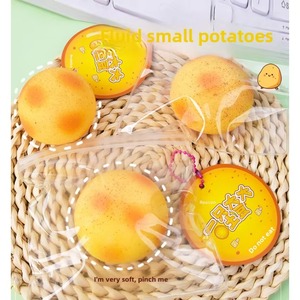 Jouet Squishy Frites Fluides pour Filles, à Rebond Lent, Anti-Stress, Réaliste, en Forme de Fruit, en EVA, Balle à Presser Mochi - Product Image 3