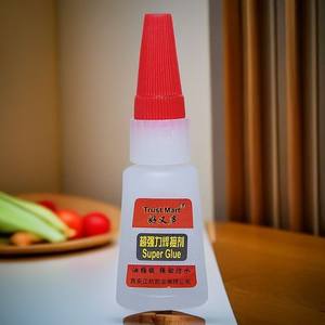 Ester éthylique de cyanoacrylate de soudure en plastique céramique super adhésif principalement composé de colle liquide époxy pour l'emballage - Product Image 3