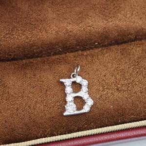 Collar con colgante de letra en plata 925 de UM Jewelry Classic para mujeres, niños, aniversarios, regalos de boda y ocasiones festivas. - Product Image 3