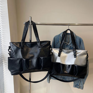 Sac à bandoulière en cuir de haute qualité pour femme, tendance et personnalisable, best-seller - Product Image 1