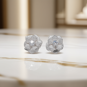Orecchini a Fiore in Oro Bianco con Diamanti, Taglio Brillante Rotondo, Colore D, Gioielli Naturali da Sposa, Stile Romantico da Donna - Product Image 2