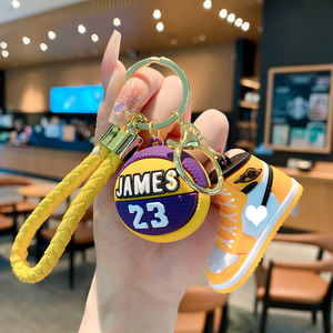 תליון אופנה כדורסל ונעליים מותאם אישית, עשוי פלסטיק עמיד - Product Image 6