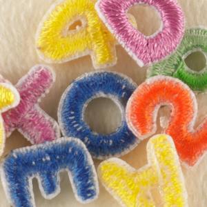 Patchs brodés 3D thermocollants, lettres et chiffres colorés, décorations en strass pour vêtements DIY, vestes personnalisées, jeans - Product Image 1