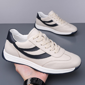 รองเท้ากีฬาหนังวัวแท้สำหรับผู้ชาย สีขาว ระบายอากาศได้ดี กันลื่น เหมาะสำหรับกิจกรรมกลางแจ้งและสวมใส่ลำลอง - Product Image 3