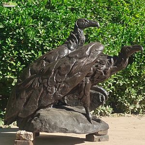 Statue de faucon en bronze grandeur nature, sculpture extérieure, grande œuvre <span class=keywords><strong>d</strong></span>'art de jardin, statue <span class=keywords><strong>d</strong></span>'oiseau de proie en métal, <span class=keywords><strong>d</strong></span>écoration de patio extérieur - Product Image 3