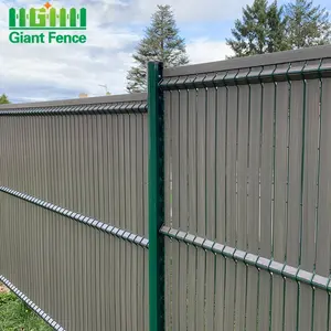 Sustainable Manufacturers' 3D Curved Fencing Trolls Waterproof PE Frame Hot Dip Iron Frame Finish Square Wire Gate Privacy Slats