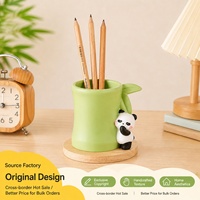Porte-stylo en résine en forme de panda vert mignon, organisateur de bureau en forme d'animal et objet décoratif pour l'école, le bureau, la maison, les cadeaux