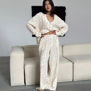 2025 invernali in <span class=keywords><strong>cotone</strong></span> 100% da donna nuovo arrivo Sexy con stampa floreale a scollo a V pantaloni Top indumenti da notte pigiami a due pezzi - Product Image 1