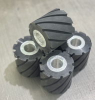 Roue de contact en caoutchouc denté robuste pour ponceuse à bande abrasive, pour ébavurage, meulage et polissage, avec moyeu en aluminium
