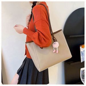 Usa Mairun Model 823 PU Leather Lady Fashion Women Tote Bag Single Strap <b>ZIP</b> Closure Large Capacity Outdoor & Daily Use - Product Image 5
