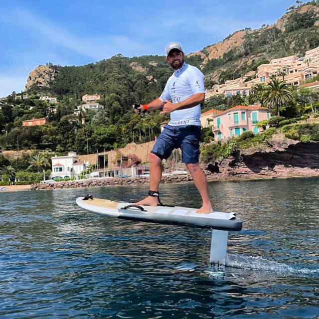 Carbon Fiber Hydrofoil Electric Surfboard Jet Board Electric Surfboard 6000w Li Battery Power Efoil Electric Surfboard
