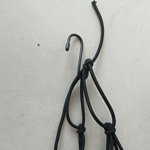 ตาข่ายพลาสติกยืดหยุ่นสีดำคุณภาพสูง ขนาด 10 ซม. ความหนา 5-6 มม. สำหรับใส่สัมภาระในรถบรรทุกหรือท้ายรถ พร้อมตะขอ ติดตั้งง่าย - Product Image 5