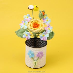 Portalápices de Flores Artificiales Tejidas a Mano, Maceta de Rosas de Ganchillo, Portaplumas para el Día de San Valentín - Product Image 5