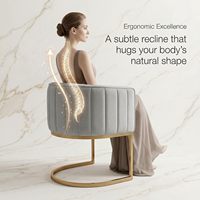 Ensemble de 2 chaises de salle à manger modernes et luxueuses en velours gris doré, avec dossier incurvé et structure métallique robuste en cantilever