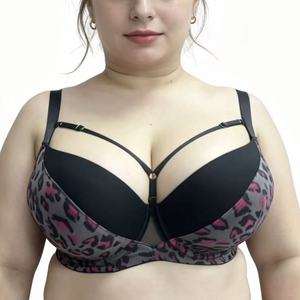 Sujetador con estampado de leopardo, talla grande, cómodo, transpirable, para uso diario, para todas las estaciones, con aros, acolchado y con tirantes ajustables - Product Image 2