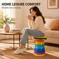 Tabouret de canapé moderne en plastique rond avec coussin moelleux et fenêtre de fenêtre transparente, idéal pour la détente à domicile, le coin café et les moments de repos sur le tapis.