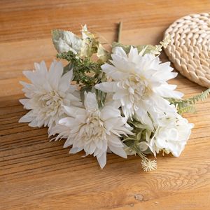 Bouquet de dahlias artificiels CallaFloral blanc en polyester pour décoration intérieure de mariage - Product Image 3