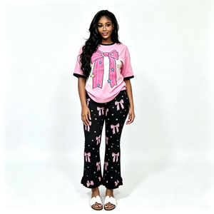 Ensemble deux pièces pour femme avec imprimé nœud, haut à manches courtes et pantalon évasé, tenue décontractée, ensemble de loungewear assorti pour femme, tenue de pyjama mignonne - Product Image 3