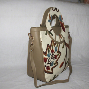 Bolso de lona bordado con diseño floral, informal, para uso diario, en colores mixtos y forma personalizada. - Product Image 1
