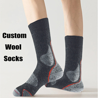 Couleurs personnalisées en gros Chaussettes décontractées en laine pour l'extérieur Chaussettes de randonnée hivernale à coussin épais avec logo sur le corps