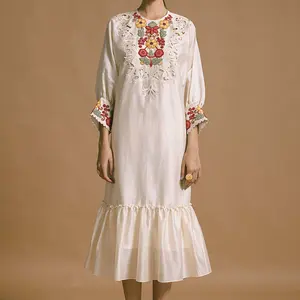 Hochwertiger Baumwoll stoff mit Flora Stickerei Kuchen Kleid Frauen kleid