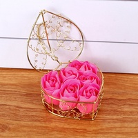 Coffret Cadeau Exclusif Éternel pour la Fête des Mères et la Saint-Valentin avec des Roses en Forme de Cœur Écologiques Préservées