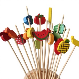 Fourchettes à fruits en <span class=keywords><strong>bambou</strong></span> créatives, ananas jaune, fraise rouge, jetables, biodégradables, 100/paquet, bâtonnets pour barbecue, cocktail - Product Image 1