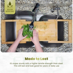 Planche à découper en bois de bambou extensible extra large s'étend sur le plateau de service du fromage de l'évier de cuisine - Product Image 3