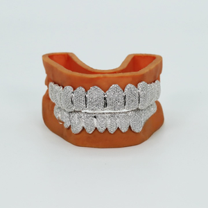 Grillz de luxe personnalisés en argent sterling 925 avec diamants Moissanite pour hommes et femmes, bijoux dentaires à l'éclat brillant, accessoire de mode - Product Image 1