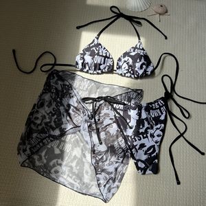 Conjunto de bikini con estampado en blanco y negro para mujer, top cruzado con cuello halter, pantalones cortos con nudo, traje de baño, conjunto de playa - Product Image 6