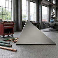 Table d'aspiration triangulaire spéciale à très forte aspiration, modèle très vendu