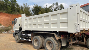 Camion à benne basculante Hinos 700 d'<span class=keywords><strong>occasion</strong></span> du Japon, 6*4, poids lourd, capacité de chargement de 35 tonnes, camion à benne basculante Hinos - Product Image 3