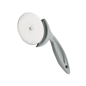 Coupe-pizza durable en acier inoxydable 2-en-1 avec rouleau et spatule de service intégrés - Product Image 6