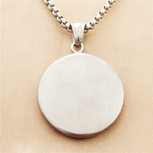 Collar con Colgante de Corazón y Brújula de Acero Inoxidable para Hombre, Sigue tu Corazón, Uso Diario 19082 - Product Image 2
