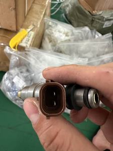 Inyector de Combustible Automotriz OEM 2325075050, OEM 23250-75050 para Toyota HILUX RZN HIACE <span class=keywords><strong>RCH</strong></span> 3RZFE 2.7L - Product Image 2