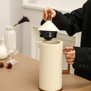 नई आगमन डबल दीवार स्टेनलेस स्टील टंबलर स्पाट-आकार के इन्सुलेट पानी के लकड़ी हैंडल वैक्यूम फ्लैस्क आर्बलिक कॉफी पॉट - Product Image 5