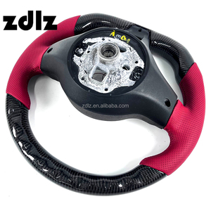 Volante Deportivo Personalizado de Fibra de Carbono con LED y Cuero Perforado Rojo para <span class=keywords><strong>Alfa</strong></span> <span class=keywords><strong>Romeo</strong></span> Giulia Stelvio 2018 2019 2020 2021 <span class=keywords><strong>2022</strong></span> 2023 - Product Image 6