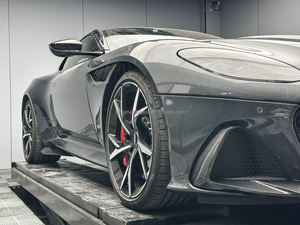 <span class=keywords><strong>Aston</strong></span> Martin <span class=keywords><strong>DBS</strong></span> aggiornamenti 770 ricambi Auto Kit carrozzeria in fibra di carbonio a secco accessori per autoveicoli per <span class=keywords><strong>Aston</strong></span> Martin <span class=keywords><strong>DBS</strong></span> - Product Image 3