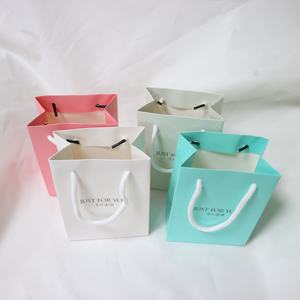 Huahao Personalized Wholesale Custom <b>Pink</b> Clothing Shopping <b>Paper</b> Luxury Boutique Gift Packaging <b>Bag</b> Shopping Tote <b>Paper</b> <b>Bags</b> - Product Image 2