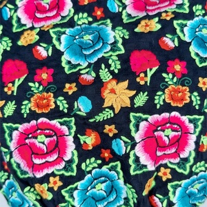 OEM - Nouveau haut court sexy à manches courtes et volants pour femmes, personnalisable avec broderie complète - Product Image 3