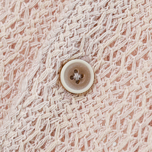 Camisa Casual Beige de Manga Corta para Hombre, Ropa de Verano para Uso Diario, Moderna y Versátil, Disponible para OEM y Marca Privada - Product Image 6